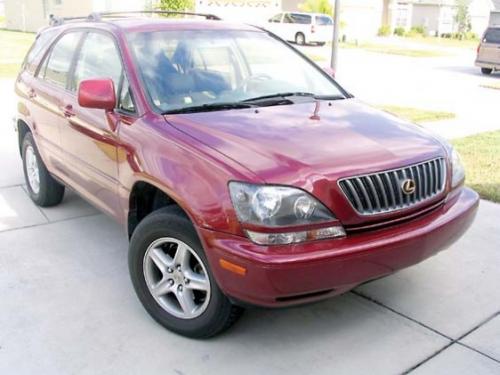 Photo of a 1999 Lexus RX in Venetian Red Pearl (paint color code 3M8)