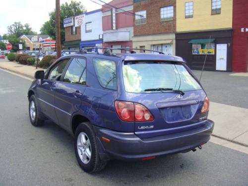 Photo of a 1999-2000 Lexus RX in Twilight Blue Pearl (paint color code 8M8)