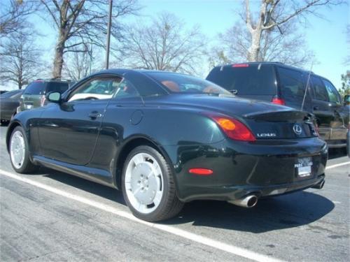 Photo of a 2002-2005 Lexus SC in Midnight Pine Pearl (paint color code 6S6)