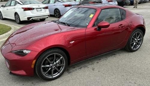 Photo of a 2018-2024 Mazda Miata in Soul Red Crystal Metallic (paint color code 46V)