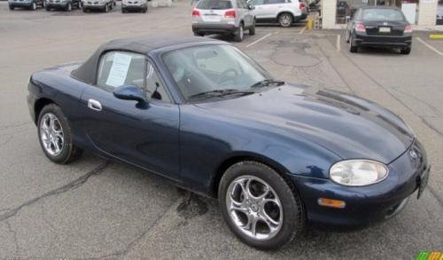 Photo of a 1999-2000 Mazda Miata in Twilight Blue Mica (paint color code 12K)