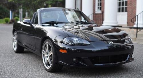 Photo of a 2005 Mazda Miata in Black Mica (paint color code 16W)