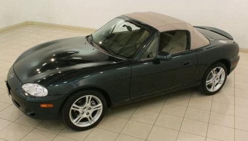 Photo of a 2005 Mazda Miata in Nordic Green Mica (paint color code 27C)