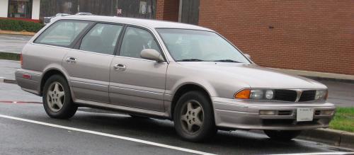 Photo of a 1993-1995 Mitsubishi Diamante in Tuscany Silver Metallic (paint color code HAE)