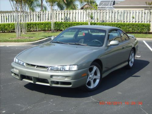 Photo of a 1997-1998 Nissan 240SX in Silver Moss (paint color code KR5)