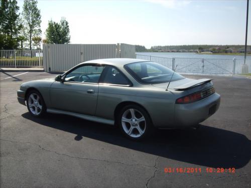 Photo of a 1997-1998 Nissan 240SX in Silver Moss (paint color code KR5)