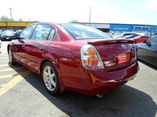 Photo of a 2004 Nissan Altima in Sonoma Sunset (paint color code A15)