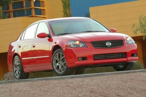 Photo of a 2006 Nissan Altima in Code Red (paint color code A20)