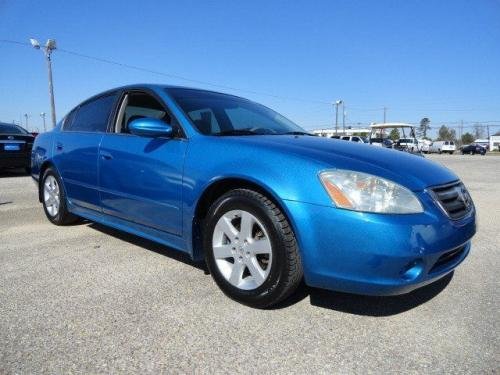 Photo of a 2003 Nissan Altima in Crystal Blue (paint color code B16)