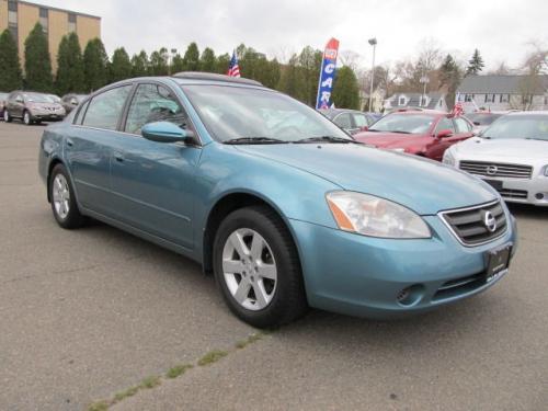 Photo of a 2002-2003 Nissan Altima in Seascape (paint color code FY0)