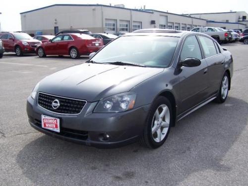 Photo of a 2006 Nissan Altima in Smoke (paint color code K11)