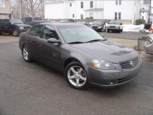 Photo of a 2004-2006 Nissan Altima in Smoke (paint color code K11)