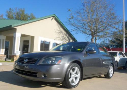 Photo of a 2006 Nissan Altima in Smoke (paint color code K11)