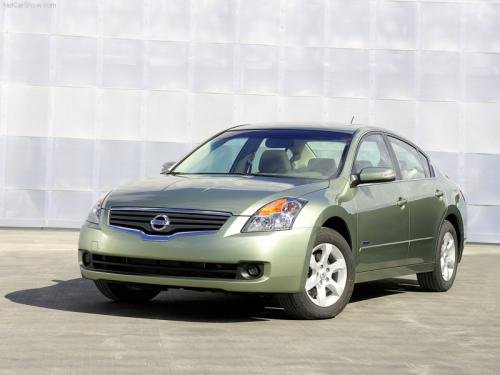 Photo of a 2007-2008 Nissan Altima in Metallic Jade (paint color code J40)