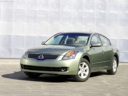 Photo of a 2007 Nissan Altima in Metallic Jade (paint color code J40)