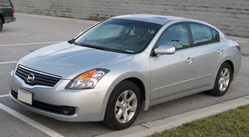Photo of a 2007 Nissan Altima in Radiant Silver (paint color code K12)