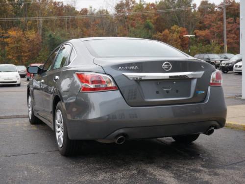 Photo Image Gallery & Touchup Paint: Nissan Altima in Gun Metallic (KAD)