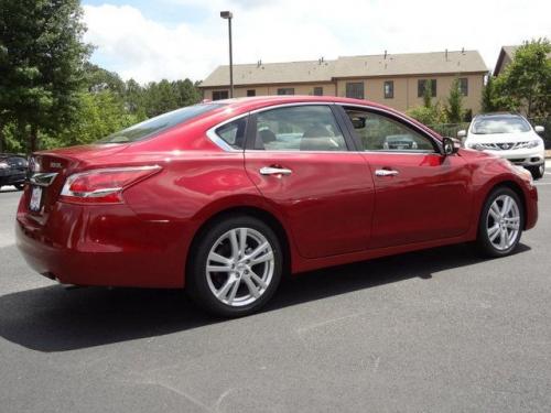 Photo Image Gallery & Touchup Paint: Nissan Altima in Cayenne Red (NAH)