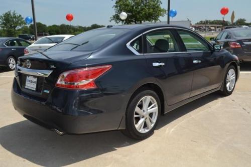 Photo Image Gallery & Touchup Paint: Nissan Altima in Storm Blue (RBD)