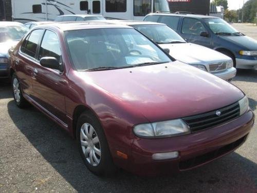 Photo of a 1993 Nissan Altima in Ruby Pearl (paint color code AL0