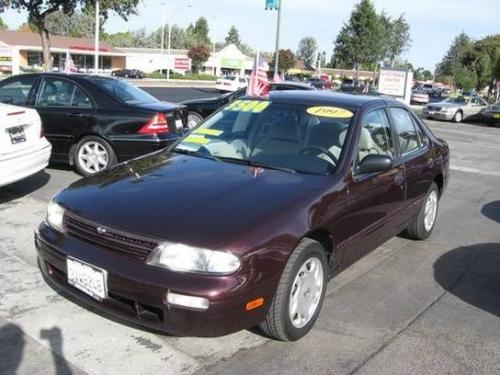 Photo of a 1997 Nissan Altima in Black Cherry (paint color code AS0)