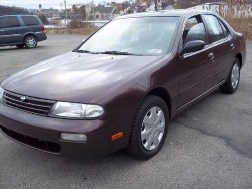 Photo of a 1997 Nissan Altima in Black Cherry (paint color code AS0)