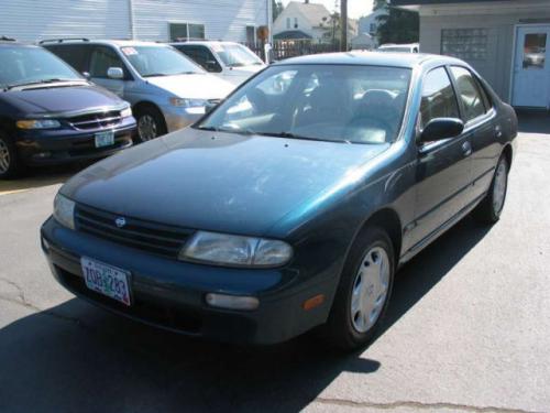 Photo of a 1995-1997 Nissan Altima in Blue Emerald (paint color code FN2)