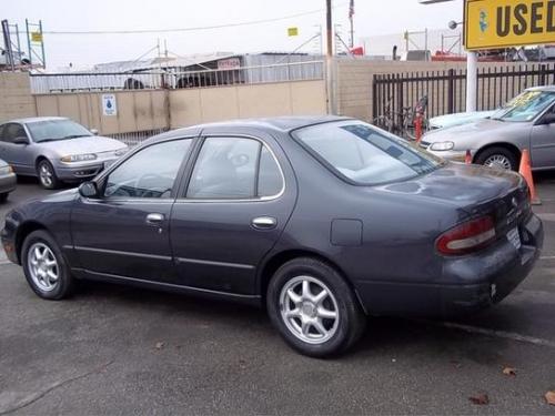 Photo of a 1995-1997 Nissan Altima in Granite Pearl (paint color code KN8)