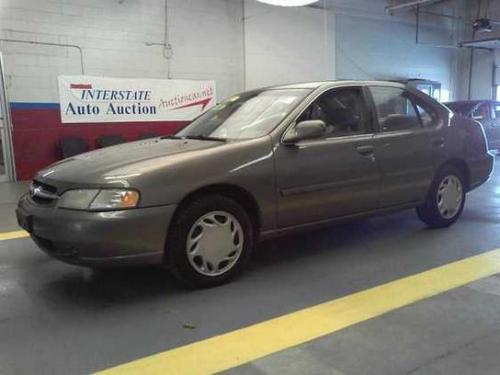 Photo of a 1998-2001 Nissan Altima in Brushed Pewter (paint color code CS3)