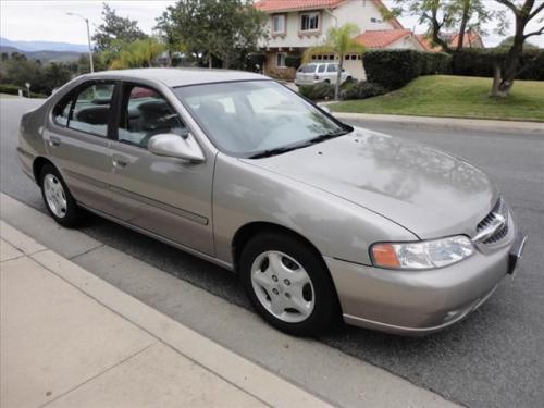 Photo Image Gallery & Touchup Paint: Nissan Altima in Sandrift Beige (CV4)