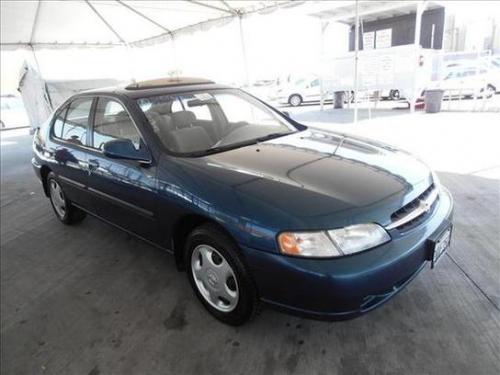 Photo of a 1998-1999 Nissan Altima in Blue Emerald (paint color code FN2)