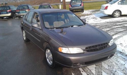 Photo of a 1998 Nissan Altima in Graphite Pearl (paint color code KS0)