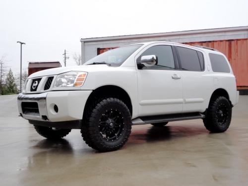 Photo of a 2004-2012 Nissan Armada in Blizzard (paint color code Q10)