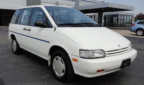 Photo of a 1990 Nissan Axxess in Paris White (paint color code KH5)