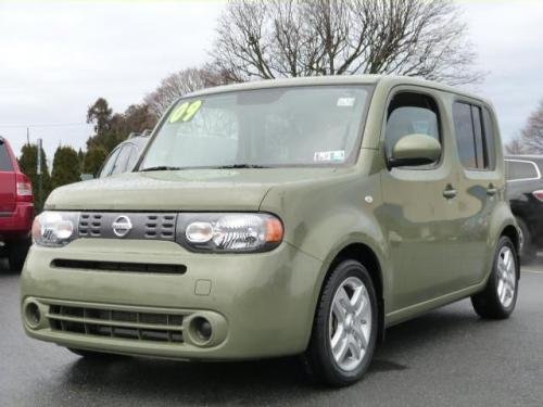 Photo of a 2009-2010 Nissan Cube in Moss Green (paint color code JAC