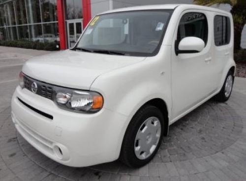 Photo of a 2012-2014 Nissan Cube in Pearl White (paint color code QAB