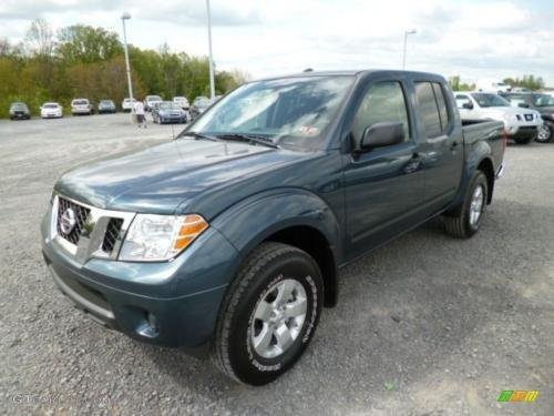 Photo of a 2013-2014 Nissan Frontier in Graphite Blue (paint color code RAQ)