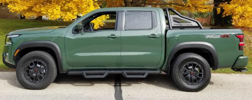 Photo of a 2022-2025 Nissan Frontier in Tactical Green Metallic (paint color code DAQ)