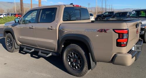 Photo of a 2022-2024 Nissan Frontier in Baja Storm Metallic (paint color code HAL)