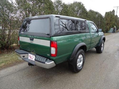 Photo of a 1998 Nissan Frontier in Sierra Pine (paint color code DS2)