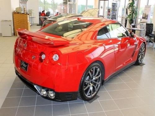 Photo Image Gallery & Touchup Paint: Nissan Gtr in Solid Red (A54)