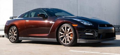 Photo of a 2021-2024 Nissan GT-R in Midnight Purple (paint color code DAP)