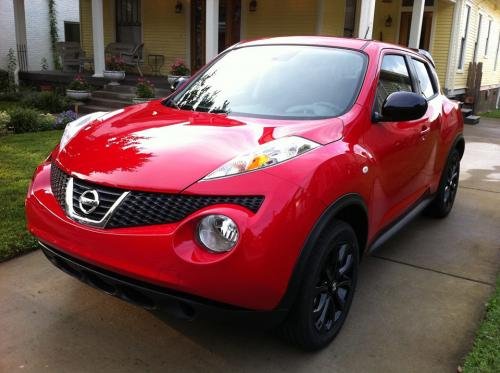 Photo of a 2014-2017 Nissan Juke in Red Alert (paint color code A20)