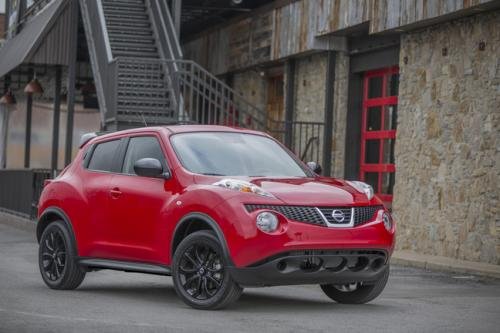 Photo of a 2014-2017 Nissan Juke in Red Alert (paint color code A20)