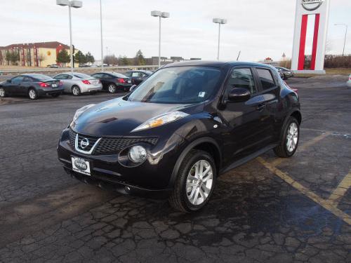 Photo Image Gallery & Touchup Paint: Nissan Juke in Bordeaux Black (GAB)