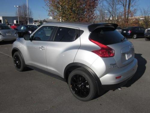 Photo of a 2013-2017 Nissan Juke in Brilliant Silver (paint color code K23)