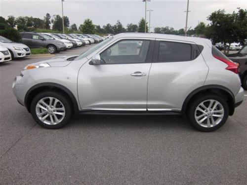 Photo Image Gallery & Touchup Paint: Nissan Juke in Brilliant Silver (K23)