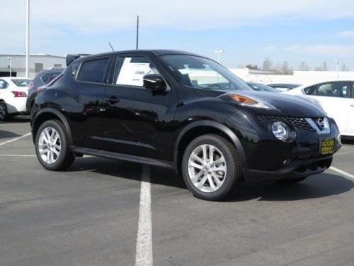 Photo of a 2015-2017 Nissan Juke in Super Black (paint color code KH3