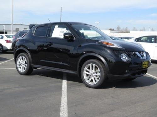 Photo of a 2015-2017 Nissan Juke in Super Black (paint color code KH3)