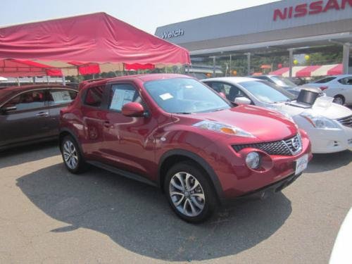 Photo of a 2011-2017 Nissan Juke in Cayenne Red (paint color code NAH)